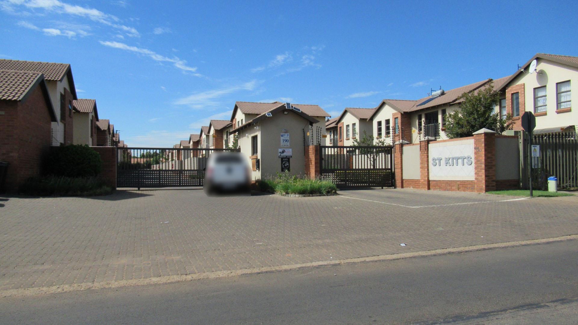 Front View of property in Rynfield