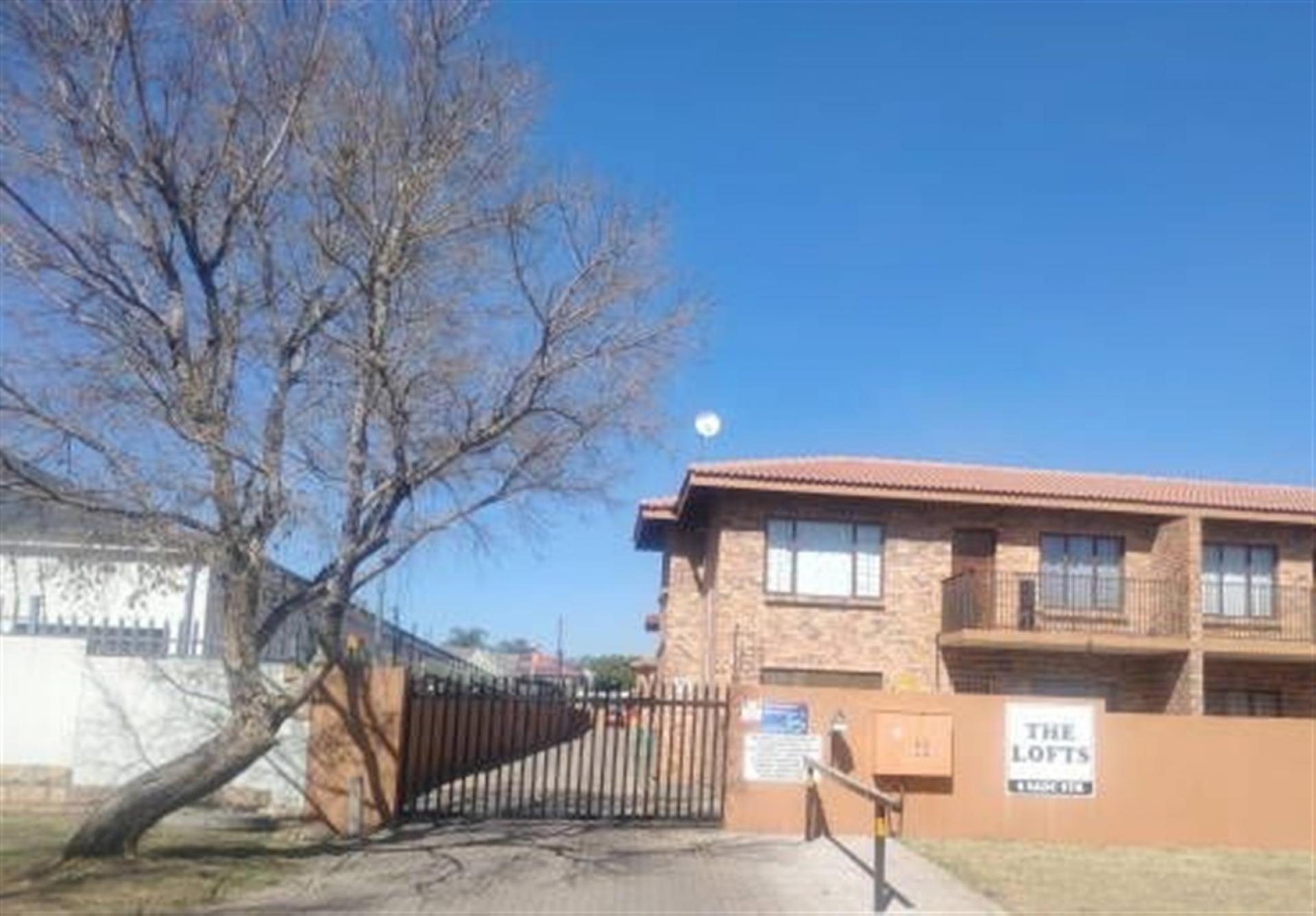 Front View of property in Middelburg - MP