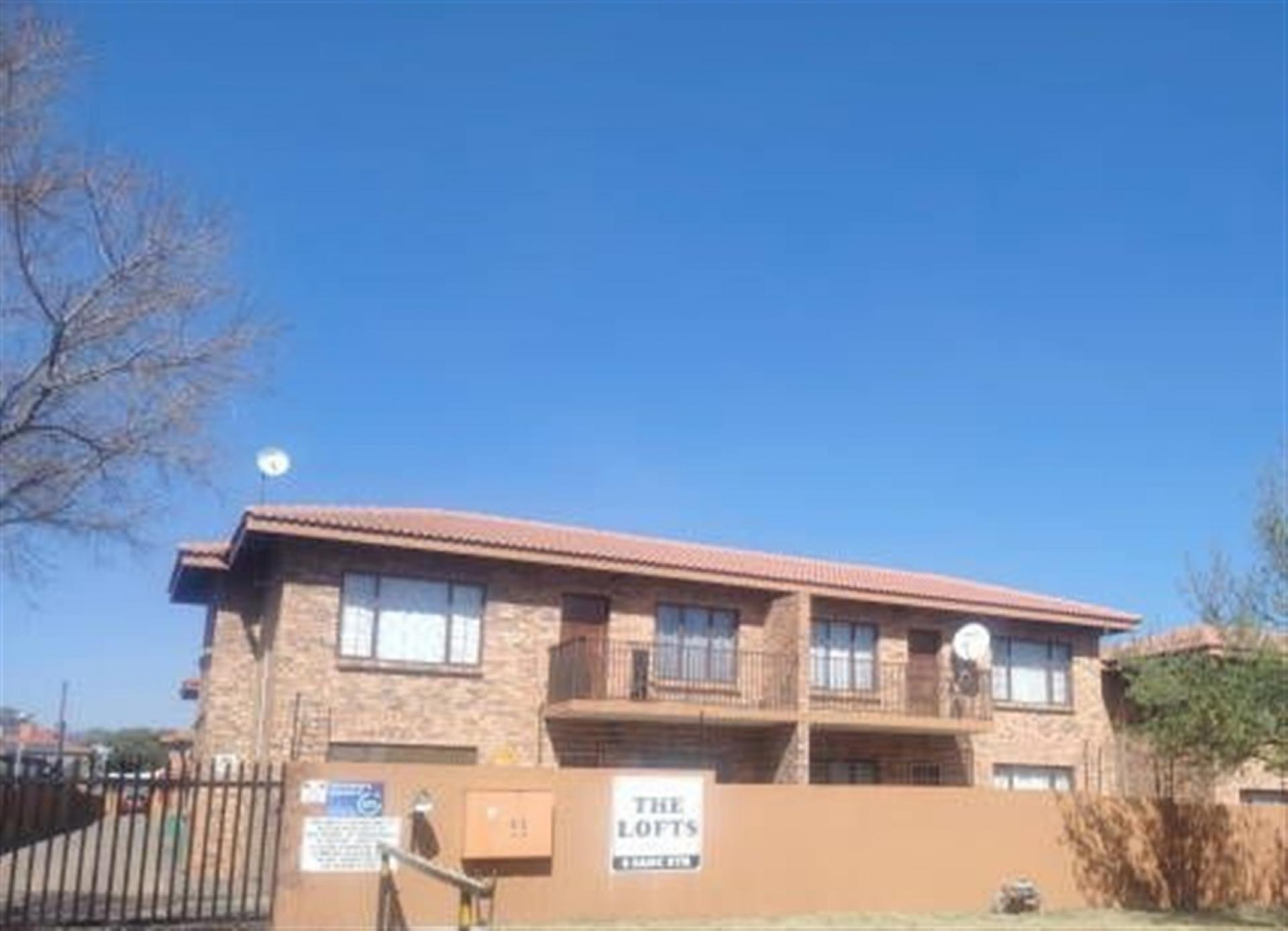 Front View of property in Middelburg - MP