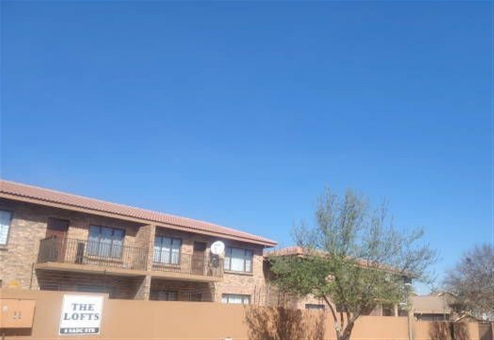 Front View of property in Middelburg - MP