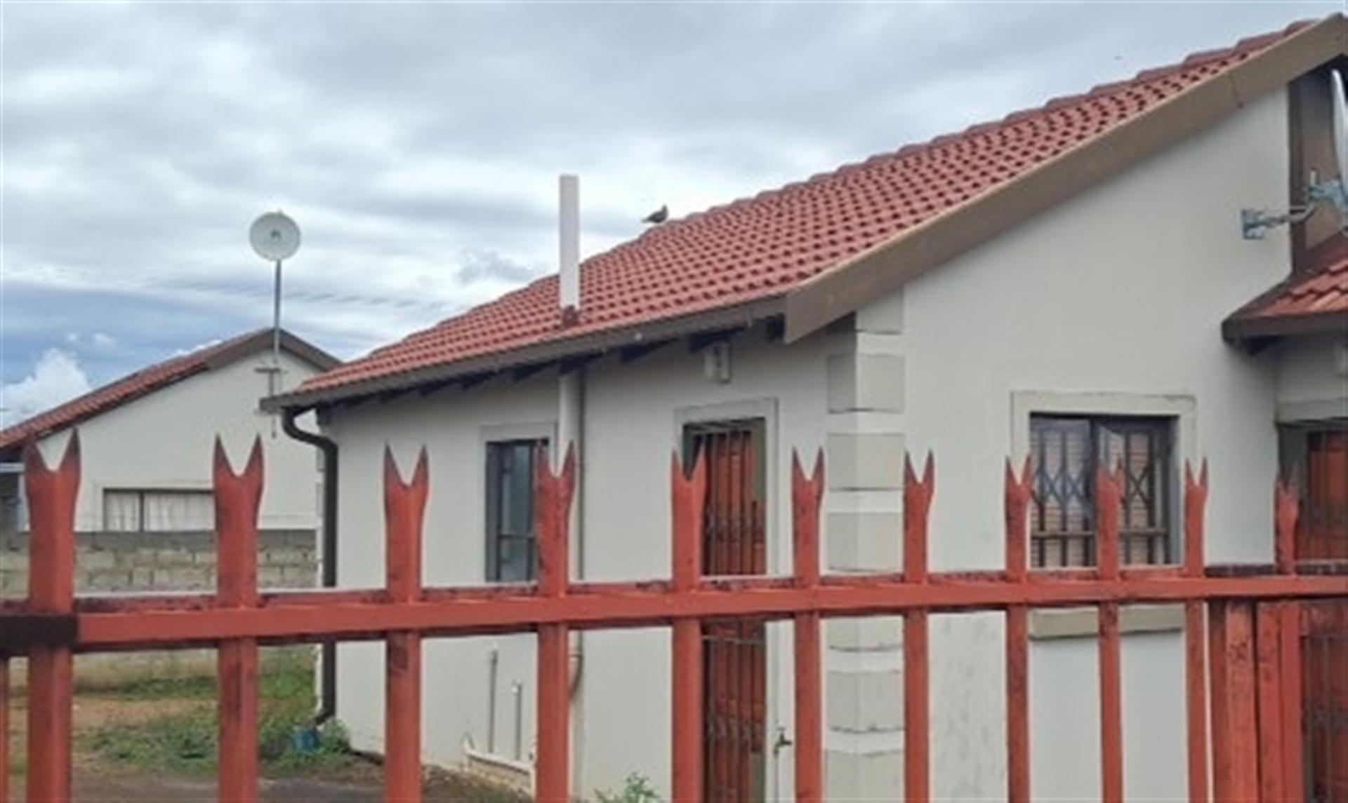 Front View of property in Bloemdustria