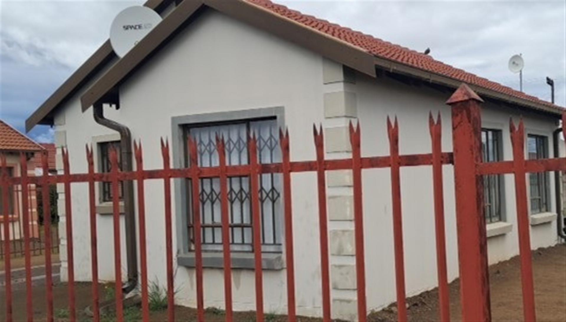 Front View of property in Bloemdustria
