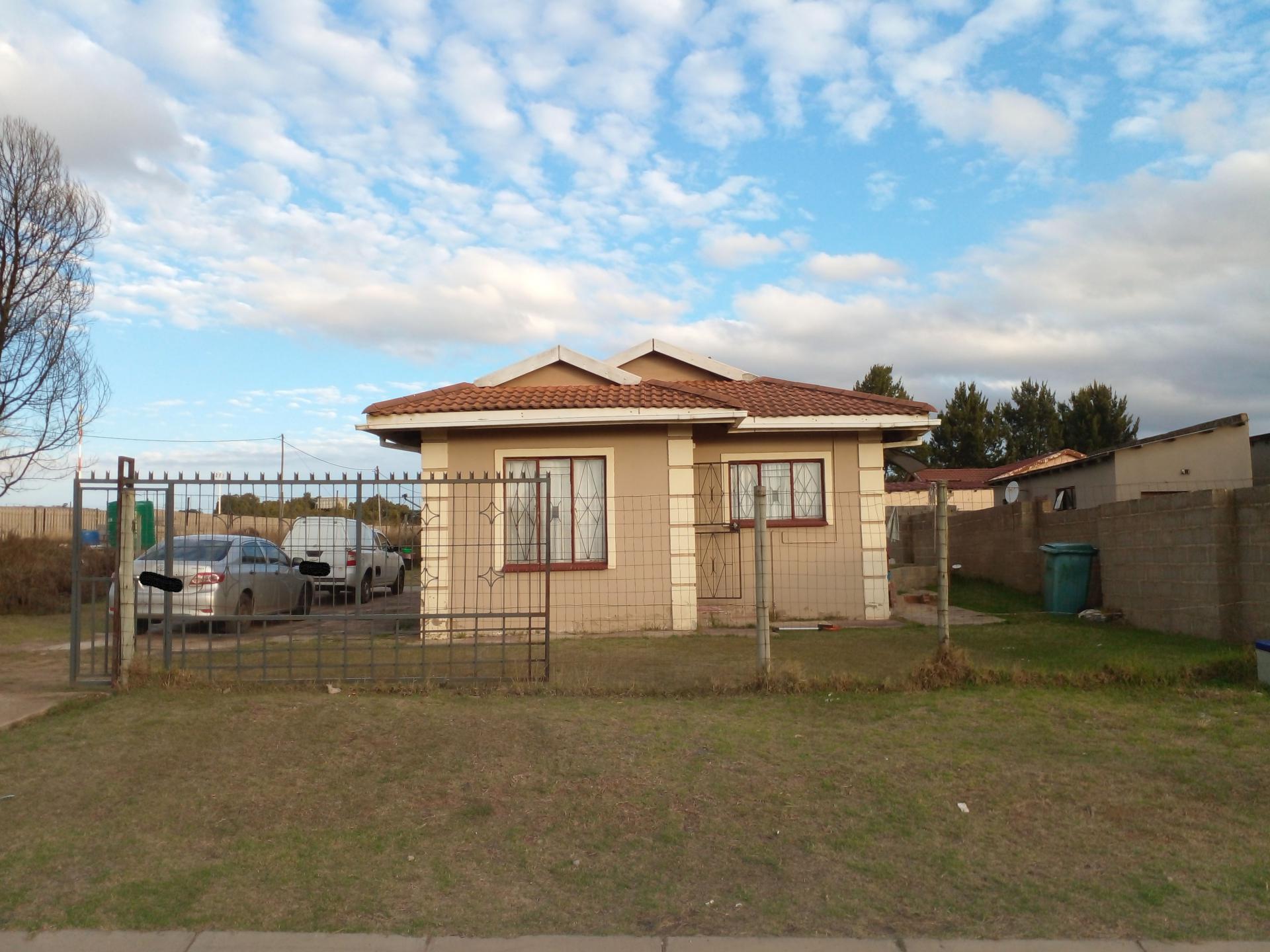 Front View of property in Nqutu