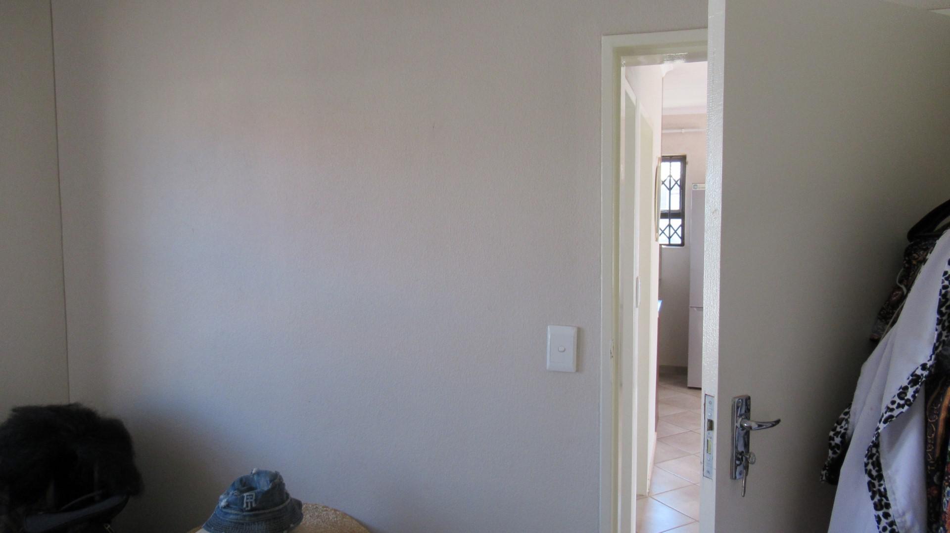 Bed Room 1 - 9 square meters of property in Alliance