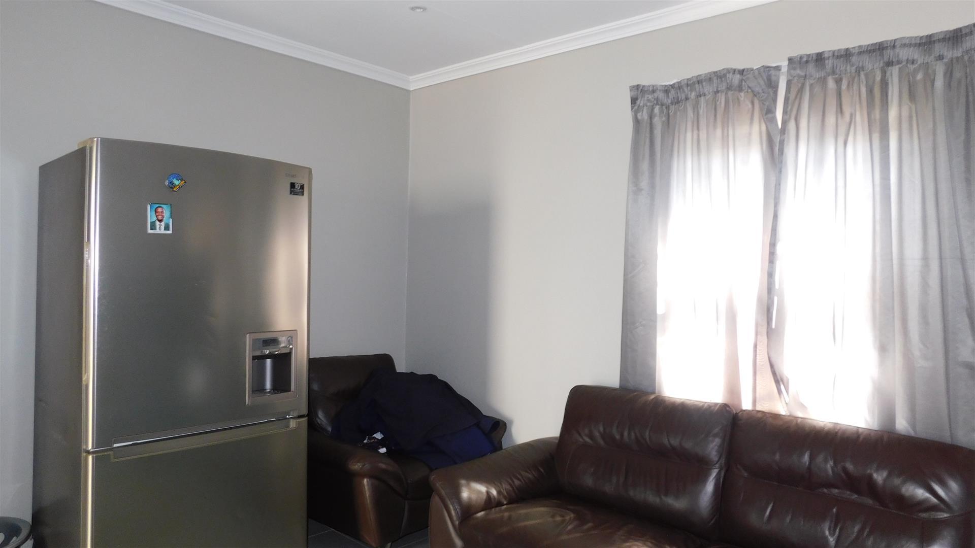 Lounges - 14 square meters of property in Lotus Gardens