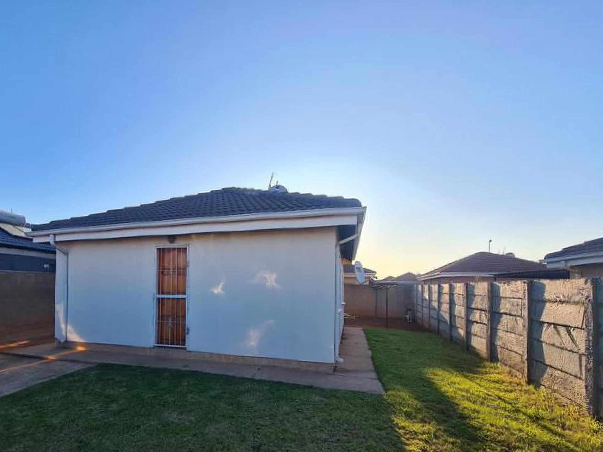 Front View of property in Benoni East AH
