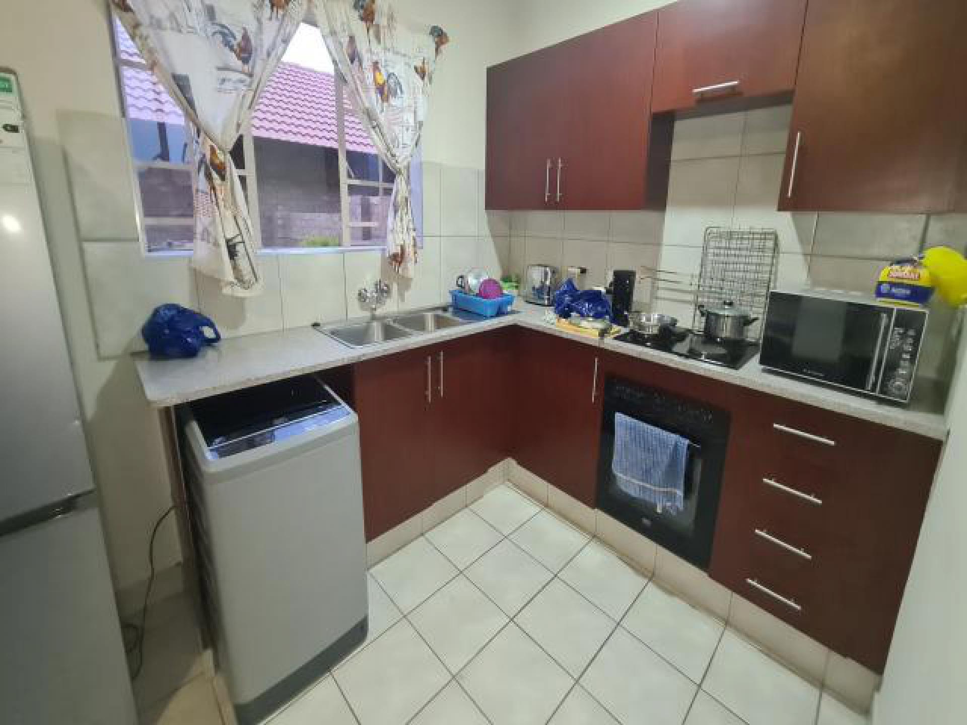 Kitchen of property in Annlin