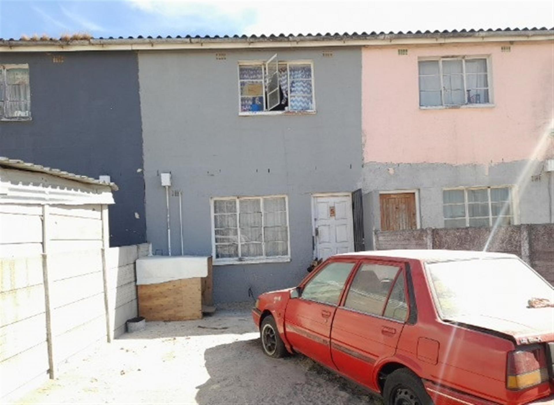 Front View of property in Sarepta