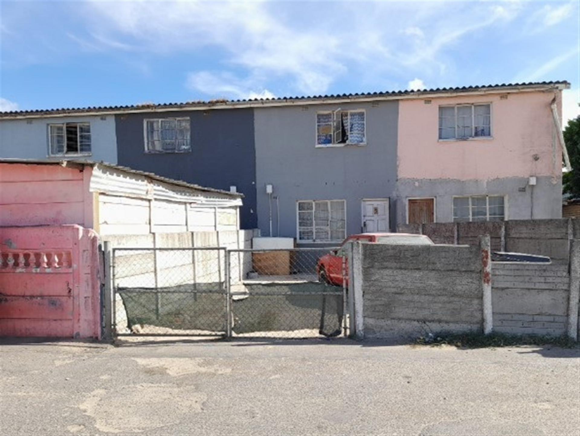 Front View of property in Sarepta