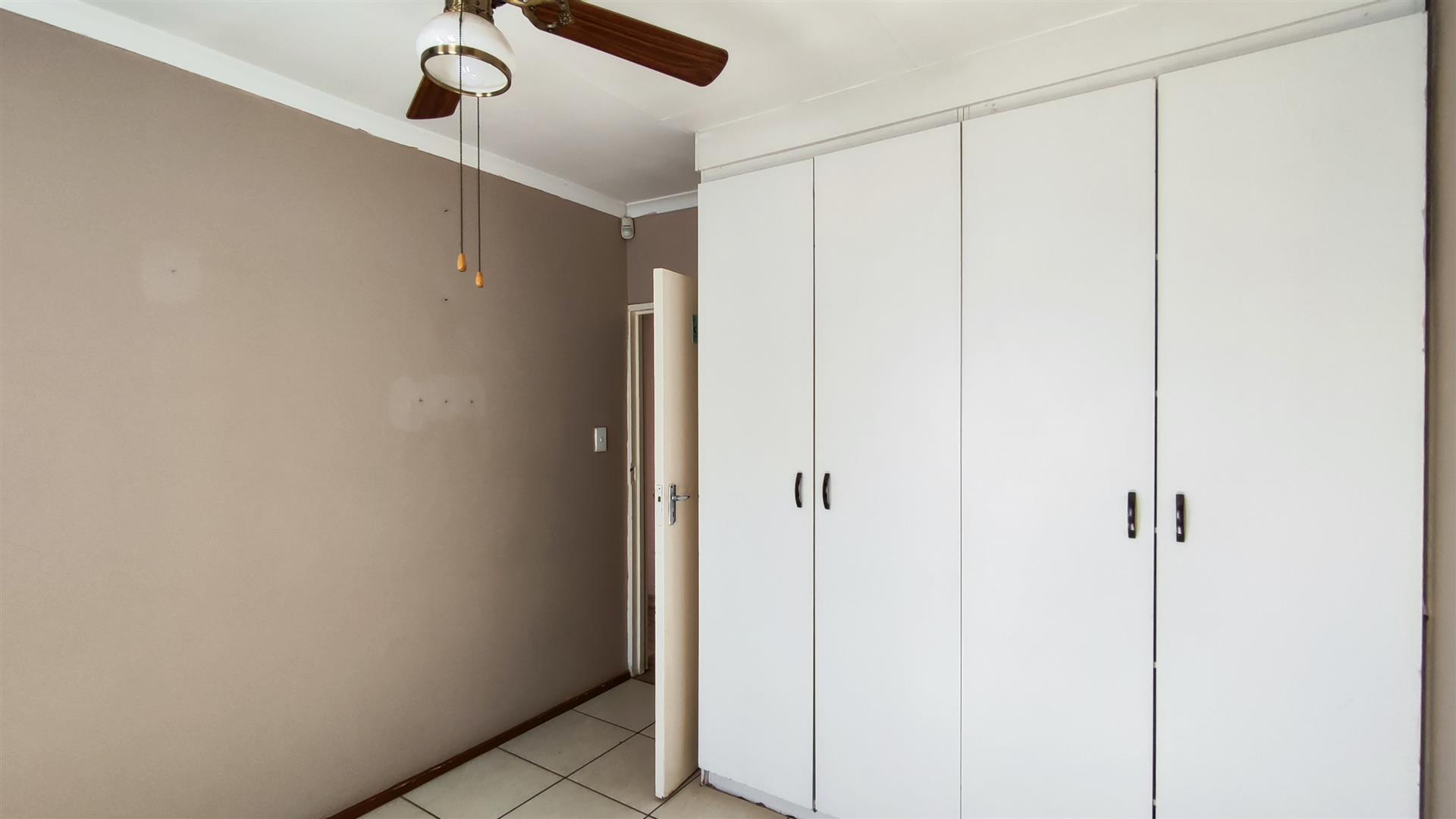Bed Room 1 - 13 square meters of property in Riversdale
