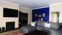 Lounges - 41 square meters of property in Eldoraigne
