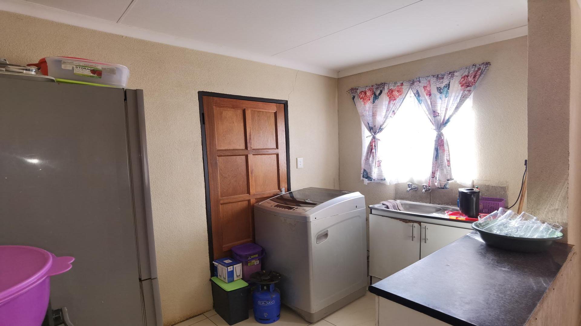 Kitchen of property in Soshanguve East