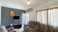 Lounges - 17 square meters of property in Pinetown 