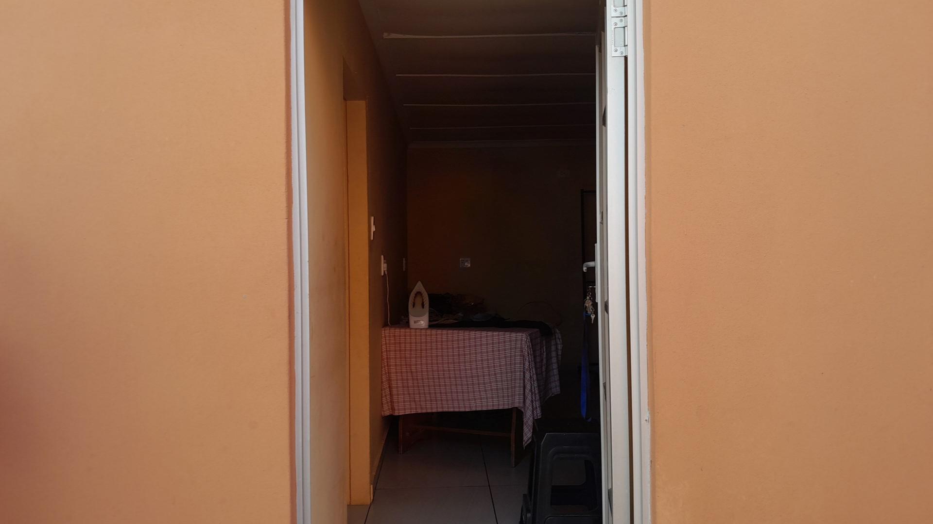 Front View of property in Risecliff