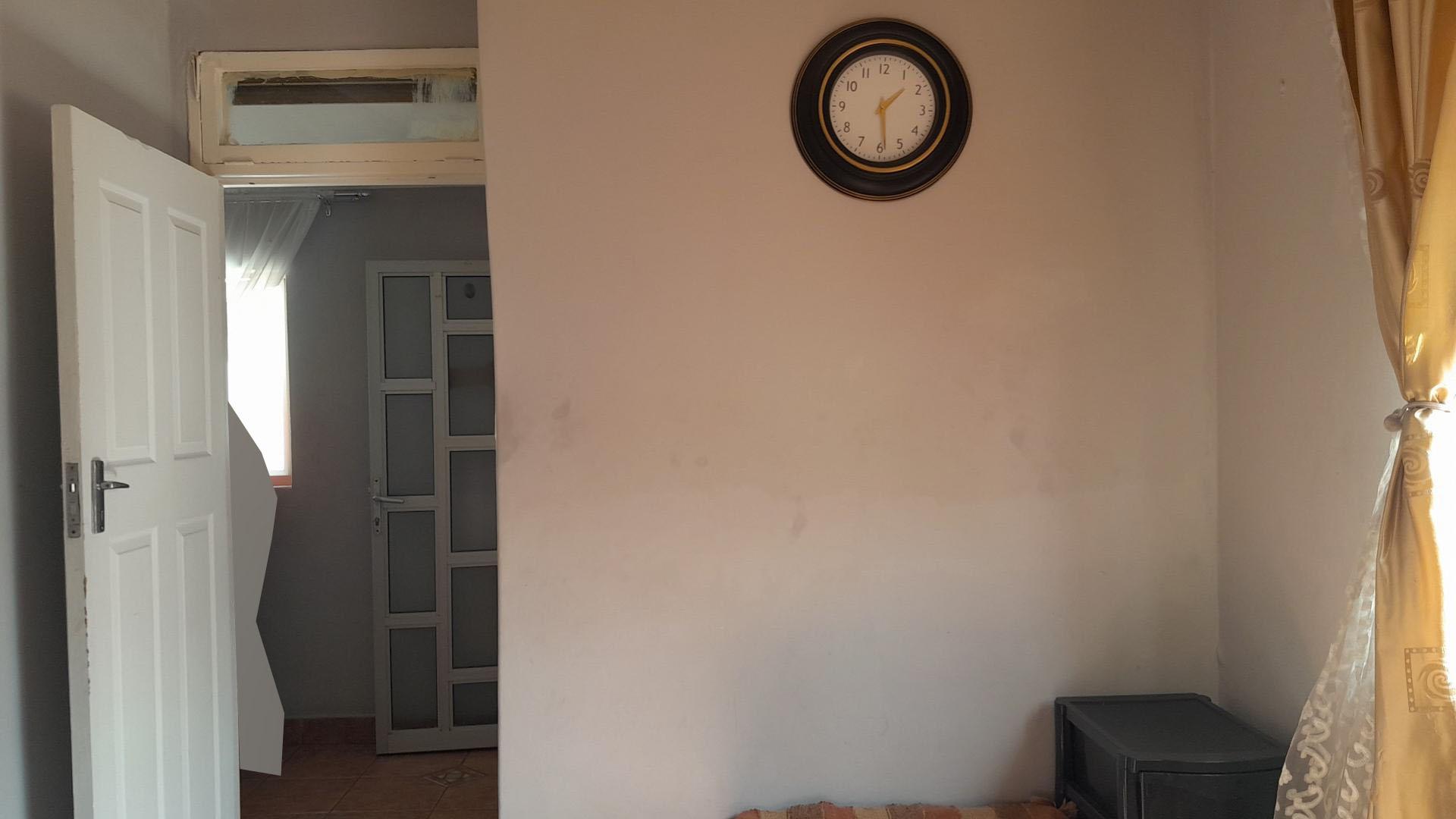 Bed Room 2 - 13 square meters of property in Risecliff