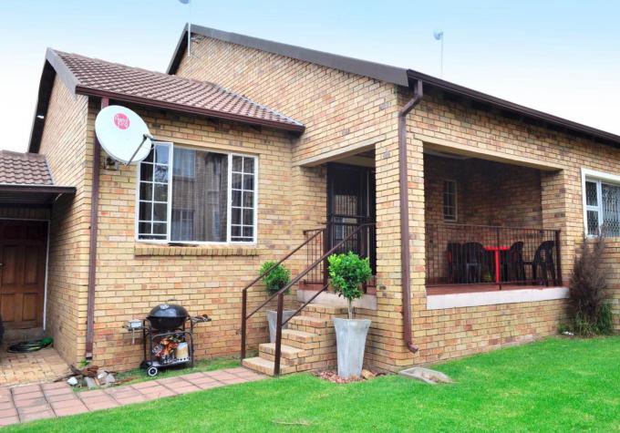 3 Bedroom Sectional Title for Sale For Sale in Amberfield - MR564499