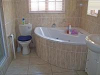 Main Bathroom - 2 square meters of property in Glenmarais (Glen Marais)