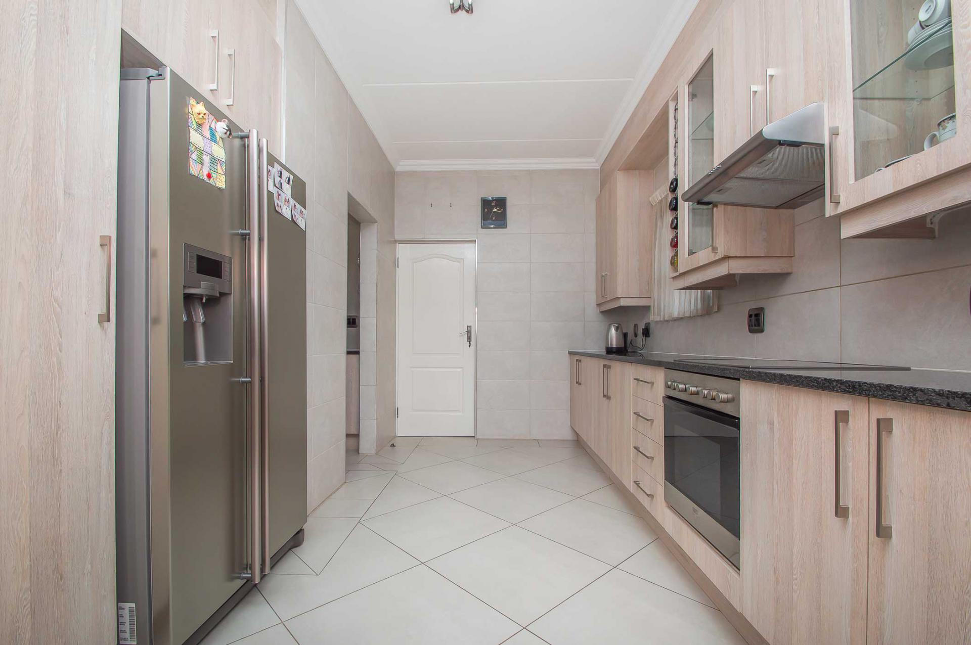 Kitchen - 27 square meters of property in Ruimsig Noord
