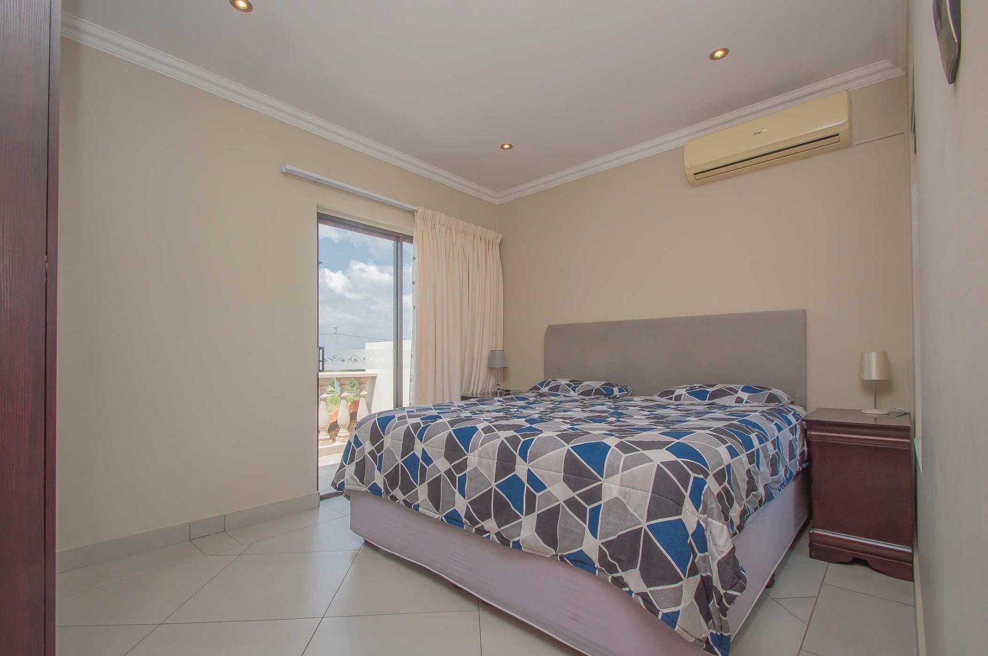 Bed Room 2 - 13 square meters of property in Ruimsig Noord