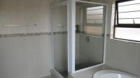 Main Bathroom - 11 square meters of property in Ruimsig Noord