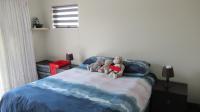 Bed Room 1 - 15 square meters of property in Ruimsig Noord