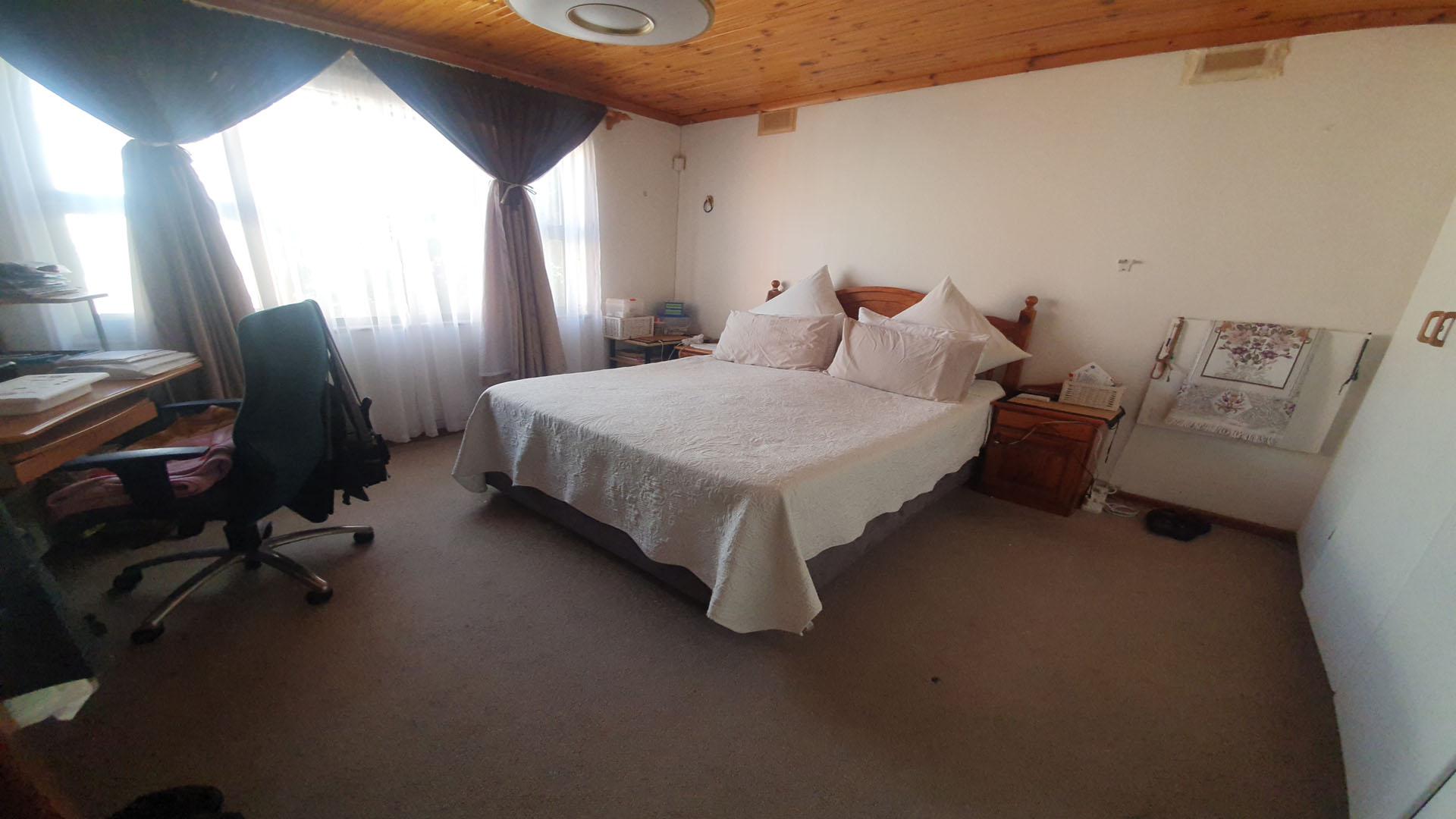 Bed Room 1 of property in Mitchells Plain