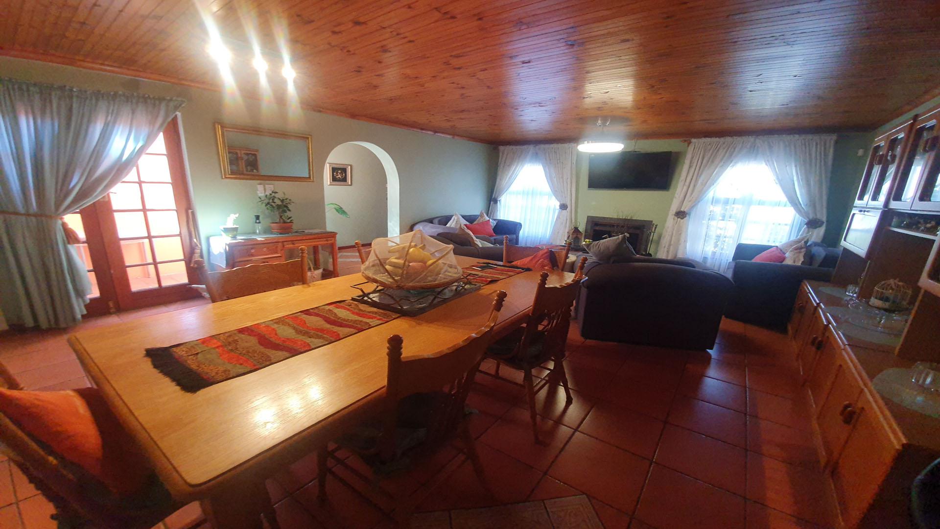 Dining Room of property in Mitchells Plain