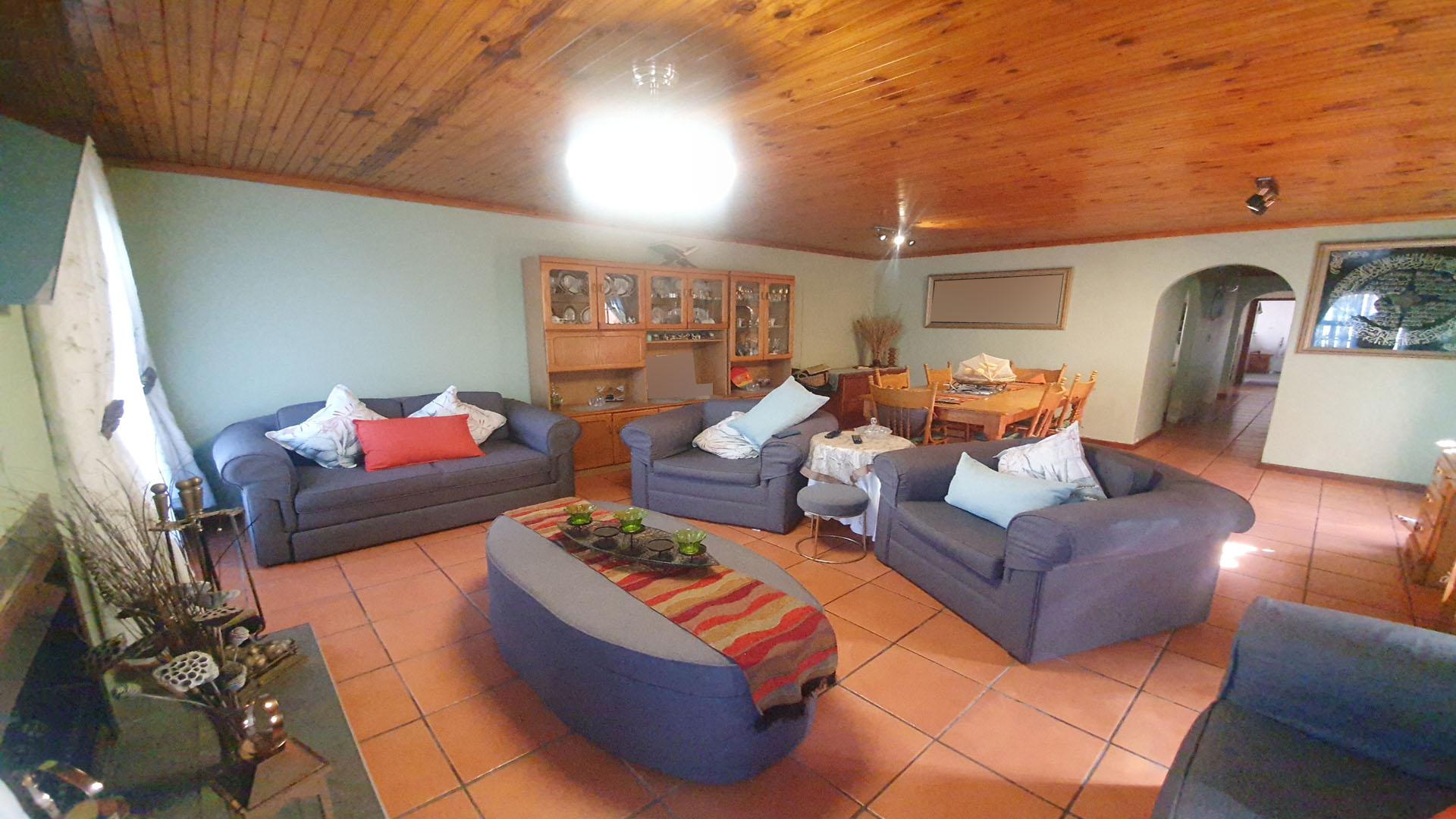 Lounges of property in Mitchells Plain