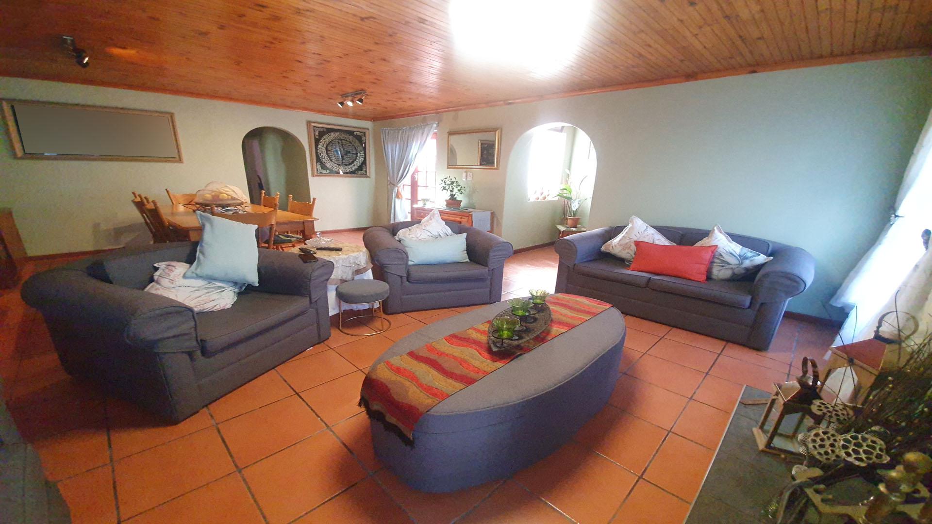 Lounges of property in Mitchells Plain
