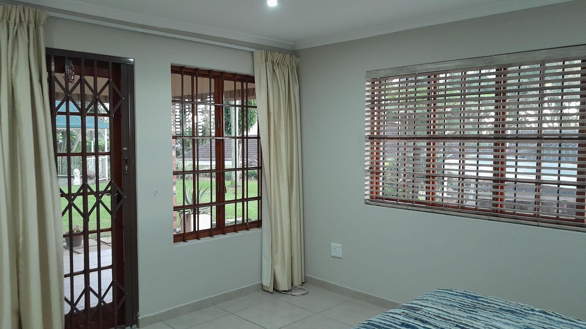 Bed Room 1 - 42 square meters of property in Cowies Hill 