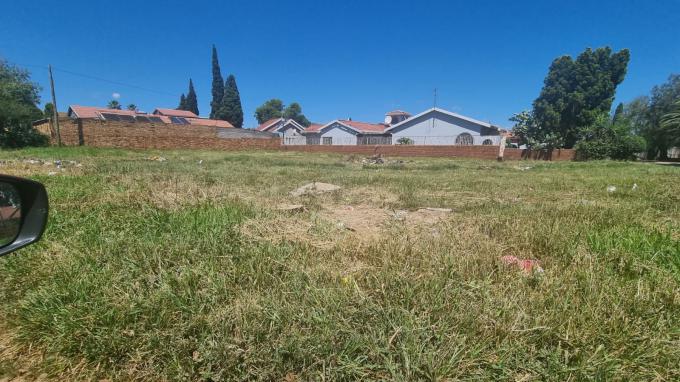 Land for Sale For Sale in Lenasia South - MR565015