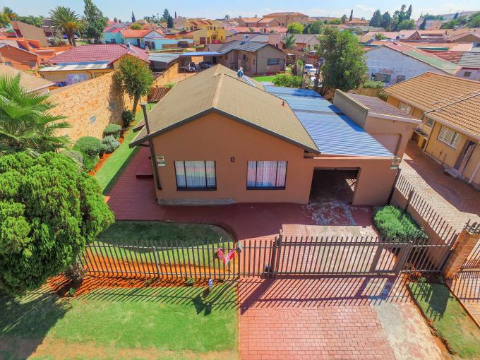 3 Bedroom House for Sale For Sale in Lenasia South MR56501