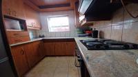 Kitchen of property in Westridge CP