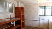 Scullery - 10 square meters of property in Uvongo