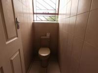Bathroom 1 - 7 square meters of property in Die Heuwel