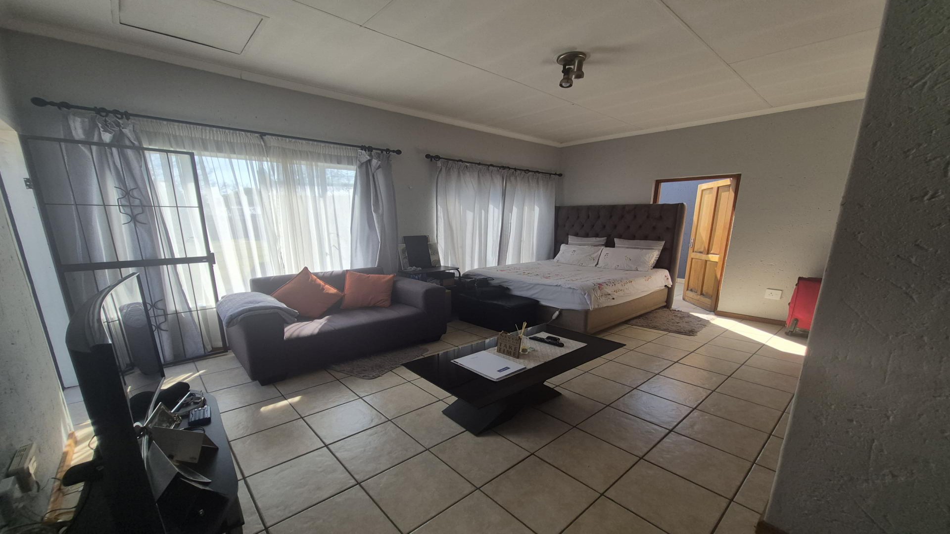 Bed Room 1 of property in Ferndale - JHB