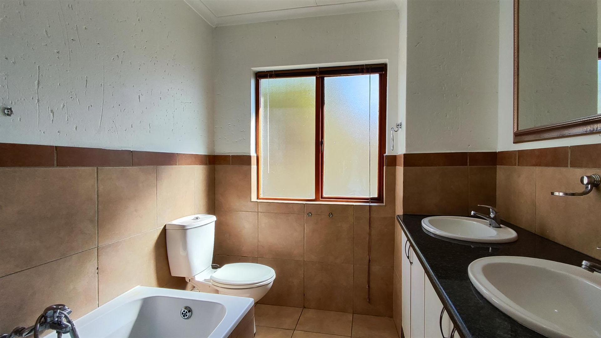 Main Bathroom - 7 square meters of property in Meyersdal