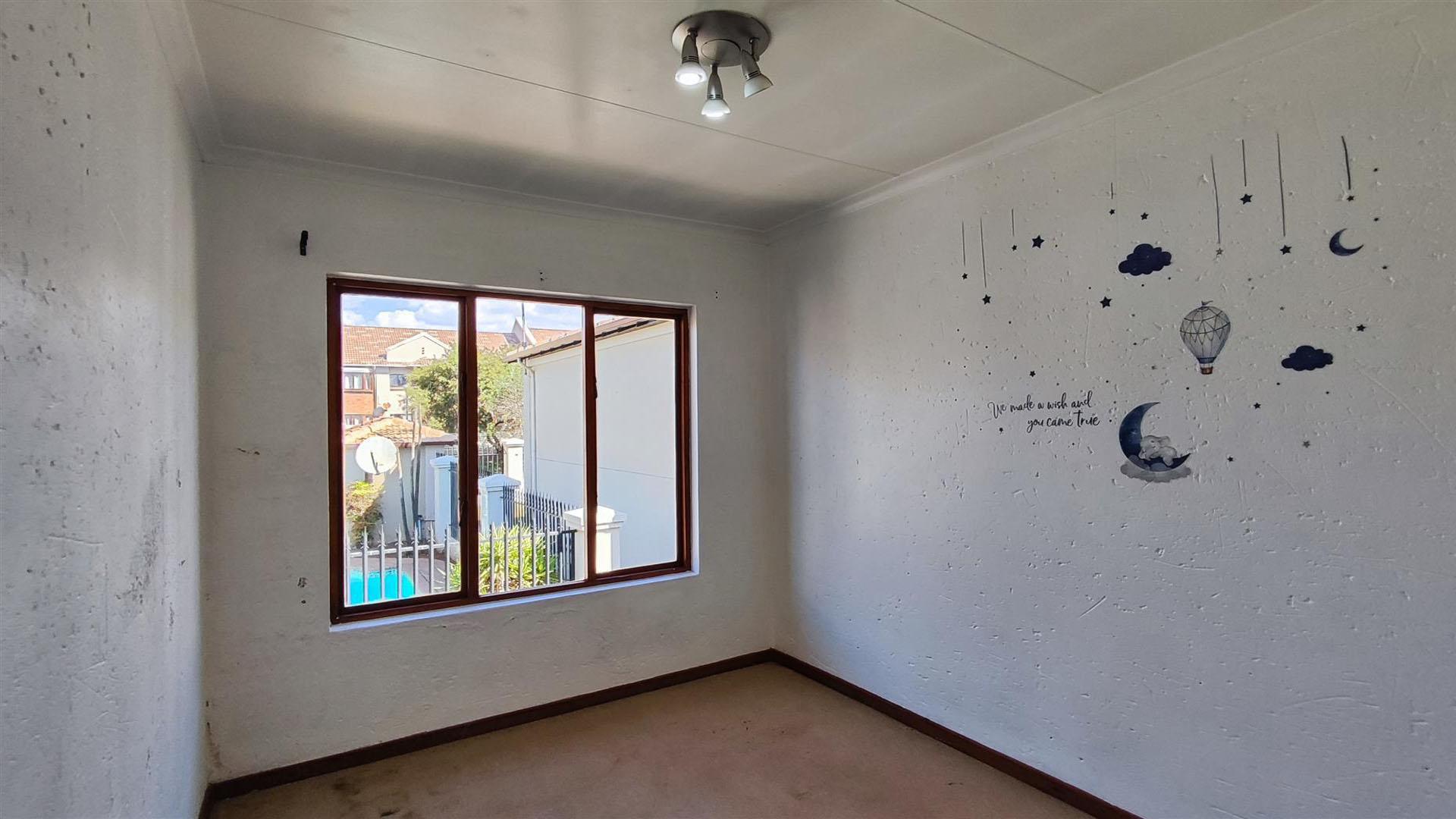 Bed Room 1 - 13 square meters of property in Meyersdal