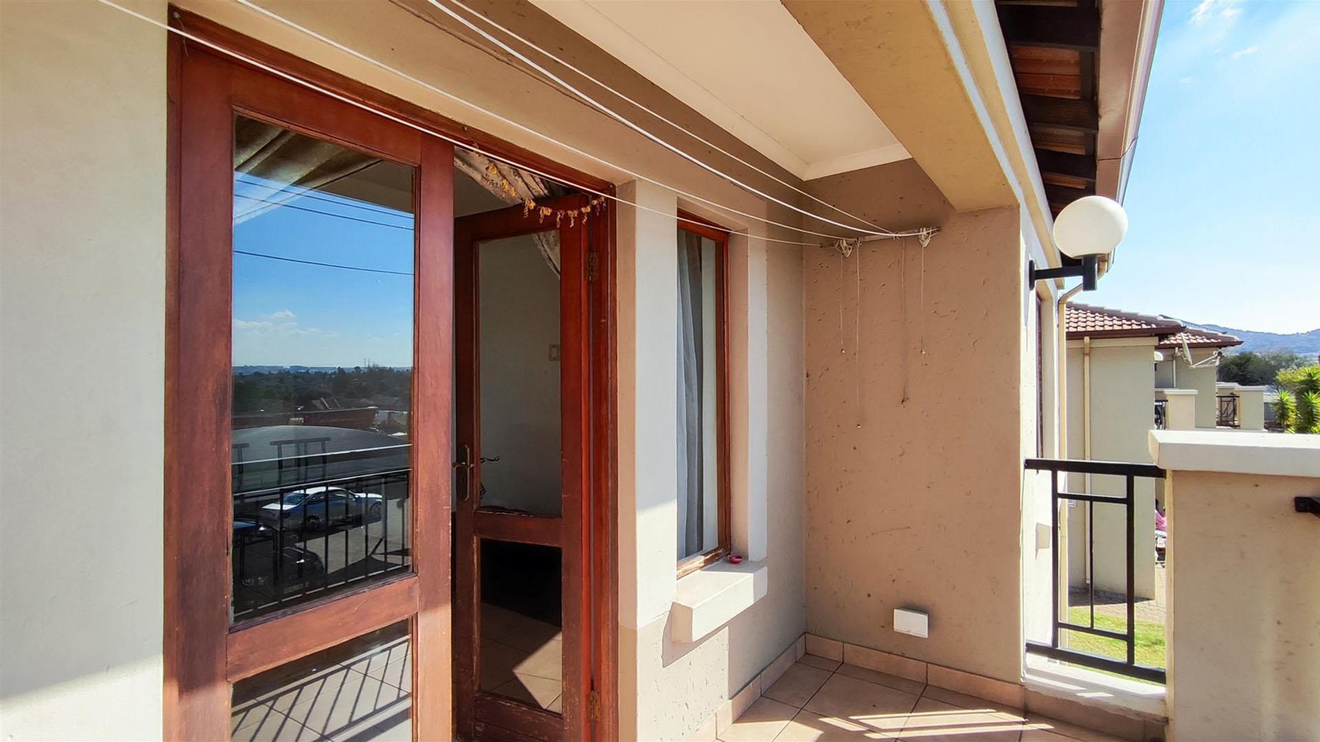 Balcony - 9 square meters of property in Meyersdal