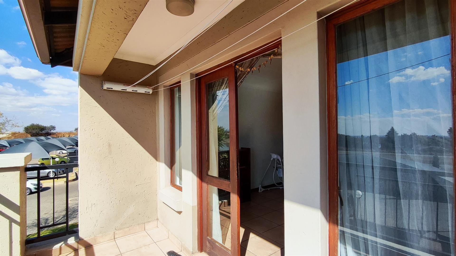 Balcony - 9 square meters of property in Meyersdal