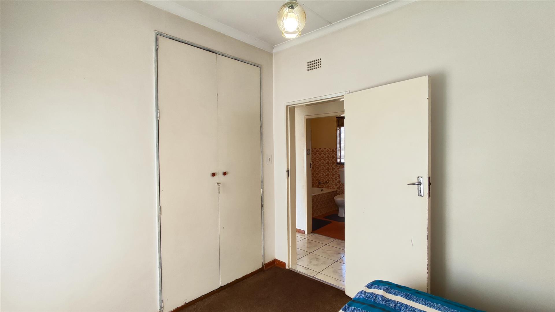 Bed Room 2 - 11 square meters of property in Roodebult