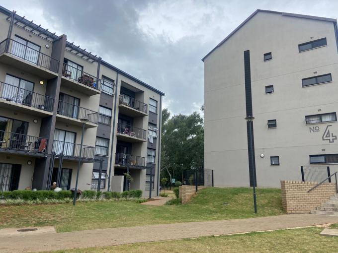 2 Bedroom Apartment for Sale For Sale in Die Hoewes - MR565700