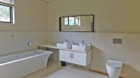 Main Bathroom - 16 square meters of property in Ballito
