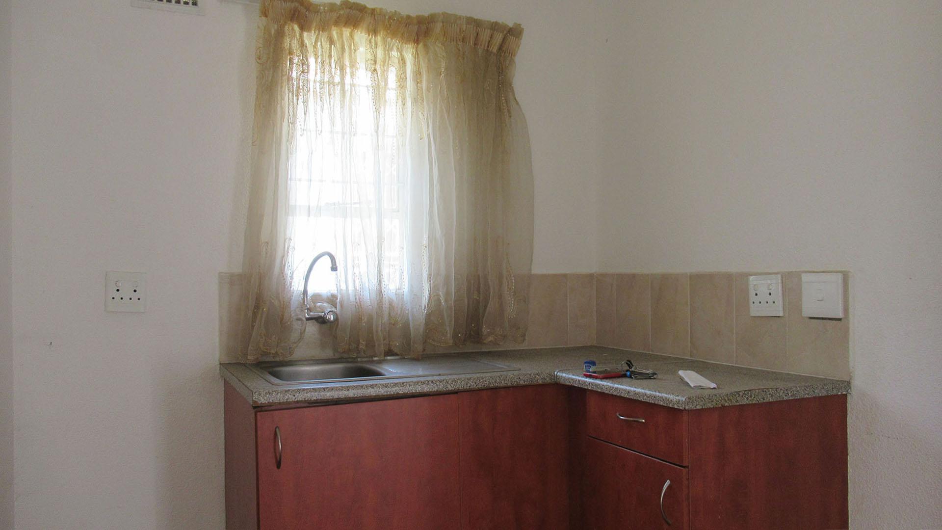 Kitchen - 4 square meters of property in Orion Park