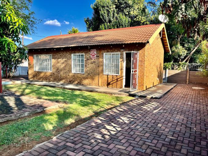 2 Bedroom House for Sale For Sale in Elandspoort - MR566095