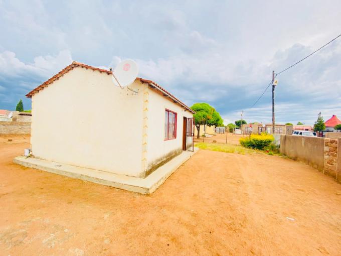 2 Bedroom House for Sale For Sale in Soshanguve - MR566285