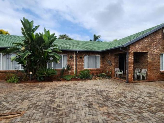 4 Bedroom House for Sale For Sale in Doornpoort - MR566386