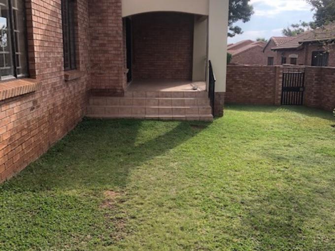 3 Bedroom Simplex for Sale For Sale in Mooikloof Ridge - MR566431