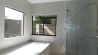 Main Bathroom - 14 square meters of property in Lynnwood