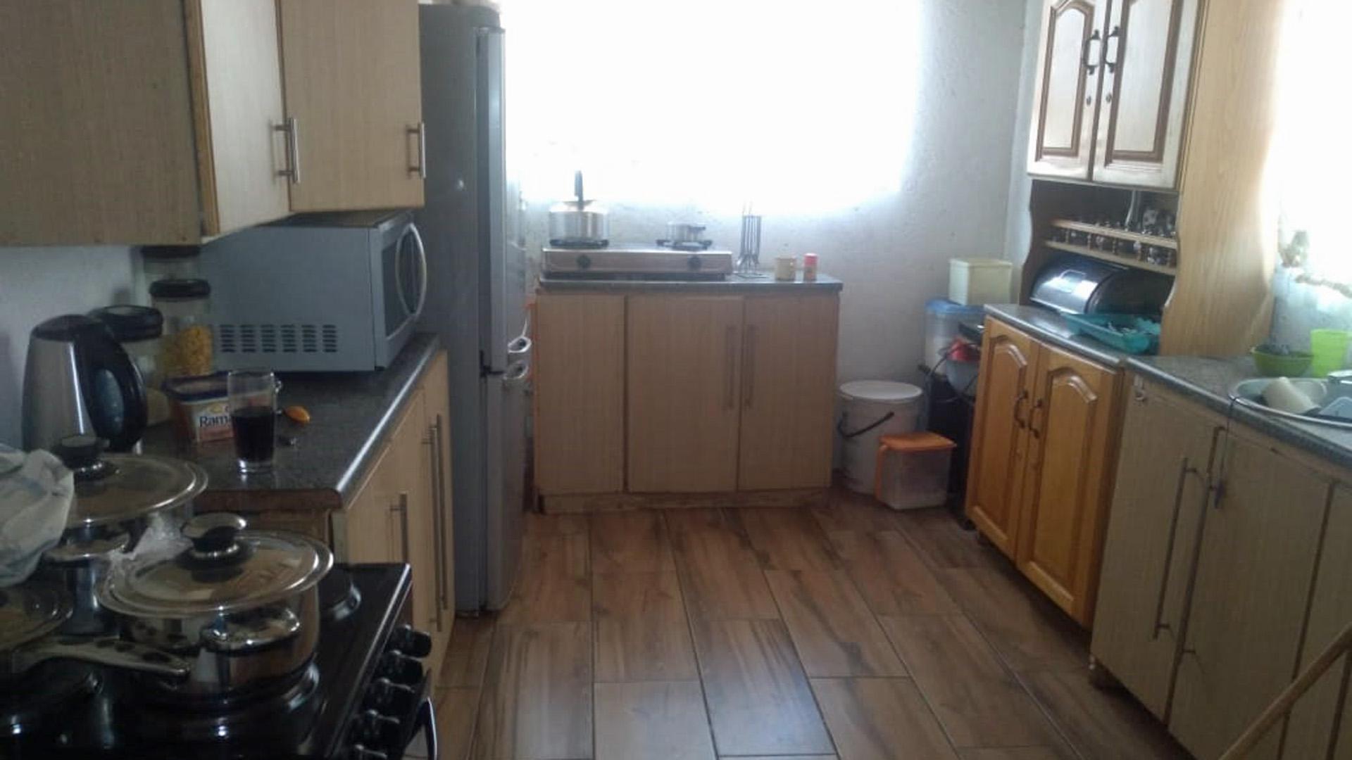 Kitchen of property in Ga-Rankuwa View